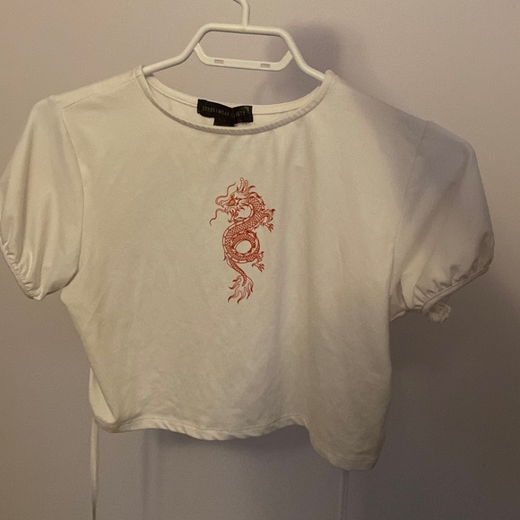 White open back crop with dragon print - Picture 1 of 3